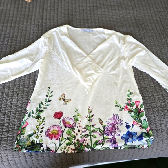 MISSLOOK White Floral Butterfly V-neck Top 2XL - Picture 2 of 9
